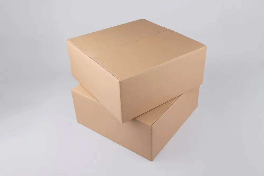 Postai kartondoboz a Millerpack.hu webáruház kínálatából.